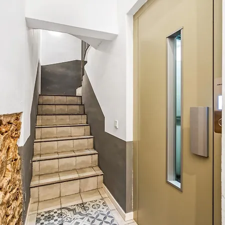 Elegance 2br With Rooftop Terrace Apartment